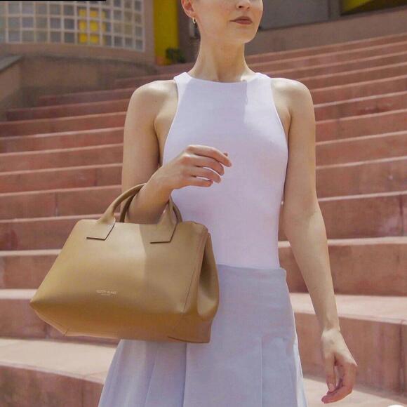 NEW Teddy Blake Bella Vitello 12" Color Camel Italian Leather Handbag NWT - Picture 4 of 9